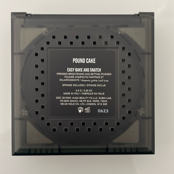 HUDA BEAUTY Easy Bake & Snatch Pressed Talc-Free Brightening and Setting Powder - Picture 2 of 6